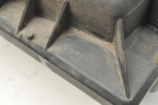 Opel Astra J Ilmansuodinkotelo OEM 13272761 image 9