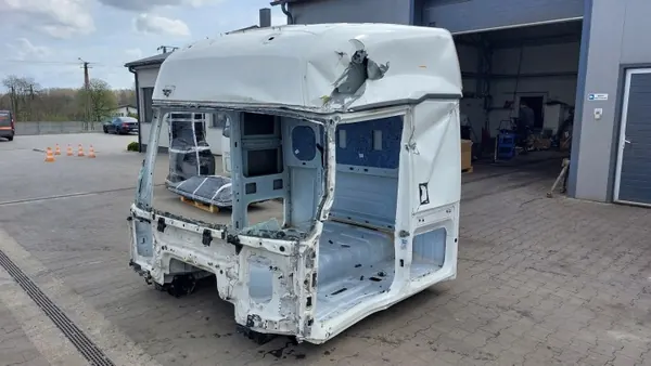 Renault OE 5600745671 Élément Cabine - État Utilisé image 5