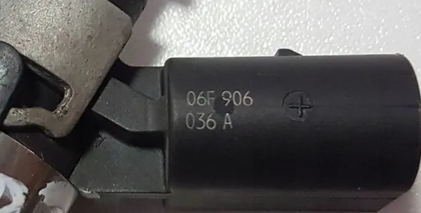 Iniettore Audi OE 06D133036D image 10