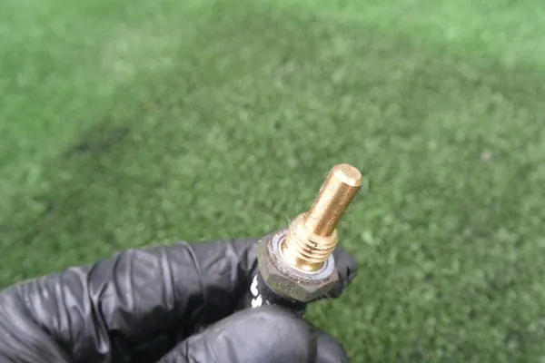 Capteur de température du liquide de refroidissement Maserati image 3