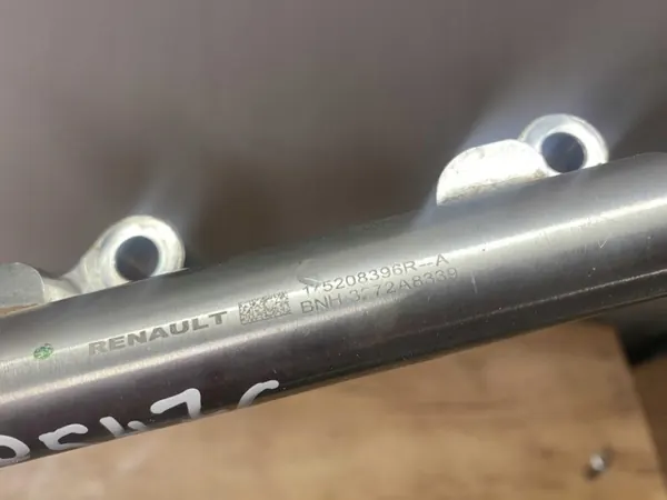 Kraftstoffverteilerrohr OEM 175208396R für Renault image 4