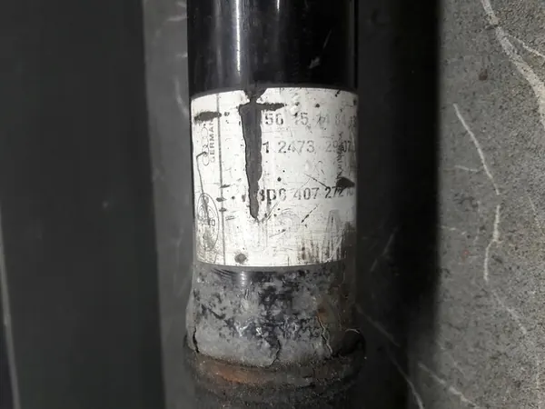 Höger fram Polo 8D0407272AJ VW Audi Skoda image 3