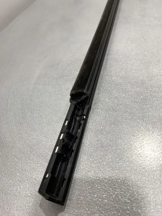 Jaguar F-Pace Bakrutslist OEM FBZ18725 image 5