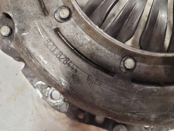 Disque d'embrayage RENAULT TRAFIC II 2.0L 8200828444 image 2