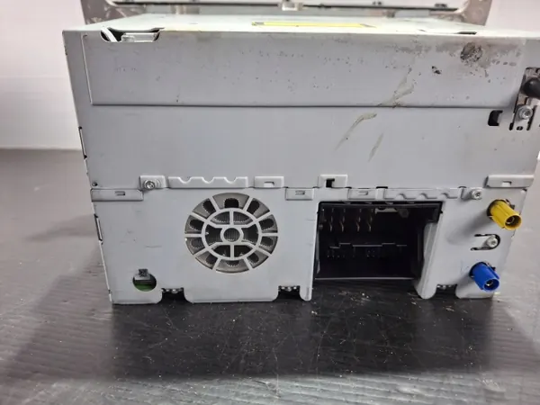 Radio Navigation Mercedes W203 OEM A2038701989 image 6