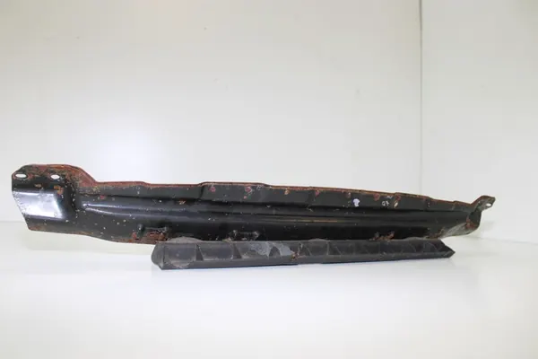 Etupuskuri Audi Q7 4L 4L0807113 image 3