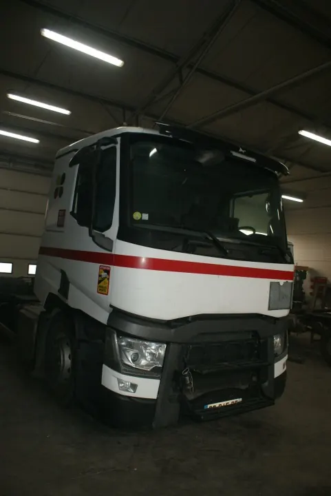 Renault GAMA T 430 Matala Rakennuskabiini image 2