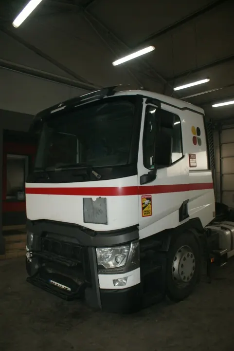 Renault GAMA T 430 Matala Rakennuskabiini image 3