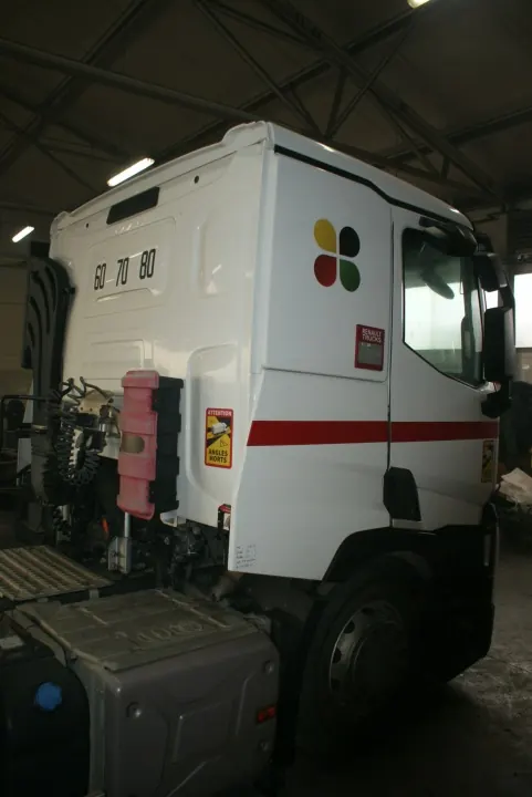 Renault GAMA T 430 Matala Rakennuskabiini image 4