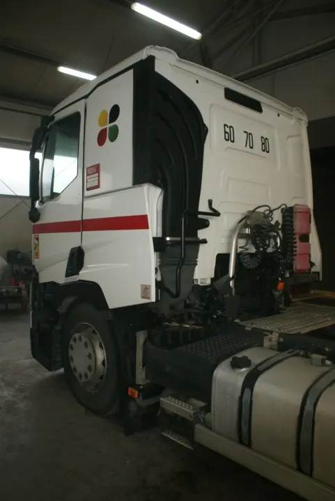 Renault GAMA T 430 Matala Rakennuskabiini image 6
