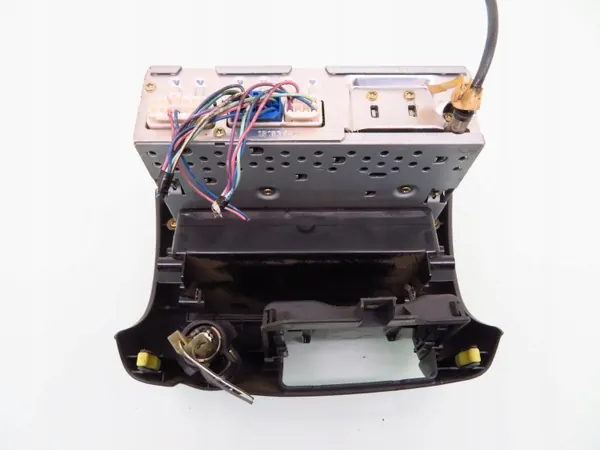 Radio cassette Toyota Yaris I OEM 8612052010 image 3
