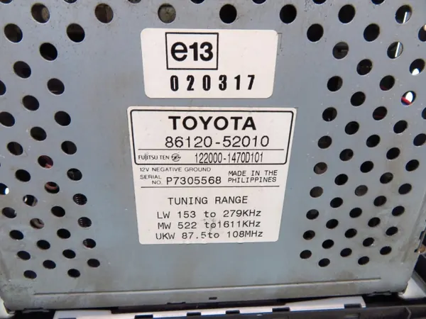 Radio cassette Toyota Yaris I OEM 8612052010 image 4