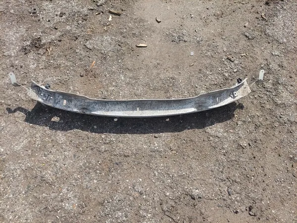 Etupuskuri Audi A4 B6 image 2