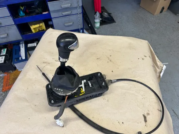 MINI Versnellingspook OEM R56 1.6D/2.0D Automaat image 6