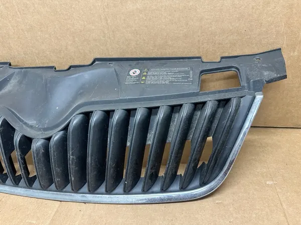 SKODA FABIA II Front Grill 5J0853668C image 2