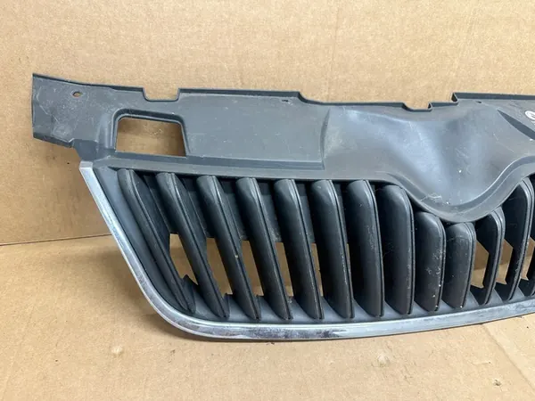 SKODA FABIA II Front Grill 5J0853668C image 3