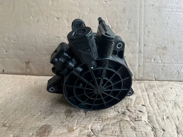 MERCEDES VITO W447 Ilmansuodattimen Kotelo A6540905600 image 3