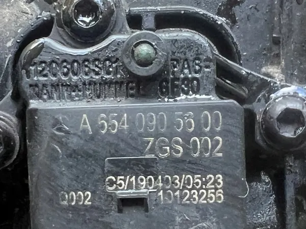 MERCEDES VITO W447 Ilmansuodattimen Kotelo A6540905600 image 5