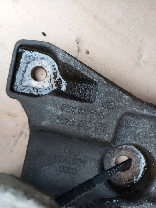 Audi A4 B6 B7 Vaihteiston Kiinnike OE 8E0399263R image 3