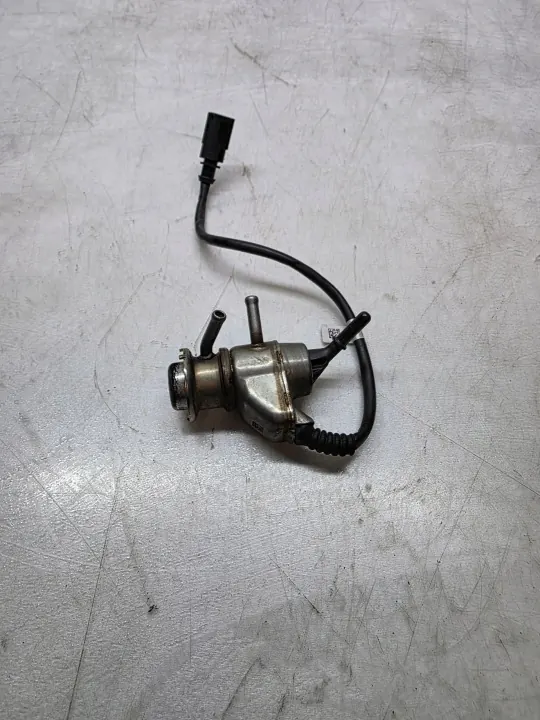 Audi AdBlue-Injektor OEM 4G0131113D - Gebraucht image 2