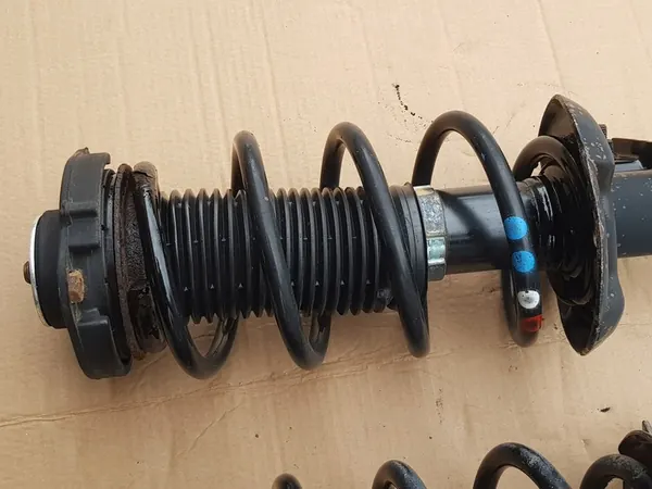 Amortizzatori + Molle Anteriori / SEAT LEON II - VW GOLF VI image 7