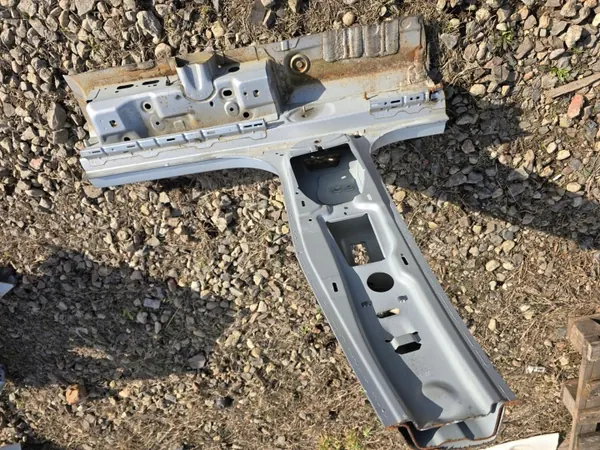 VW Passat B8 Linker B-stijl OEM image 3