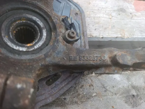 OEM 93328738 Etu-Oikea Nivelsauva - Käytetty Opel OE image 4