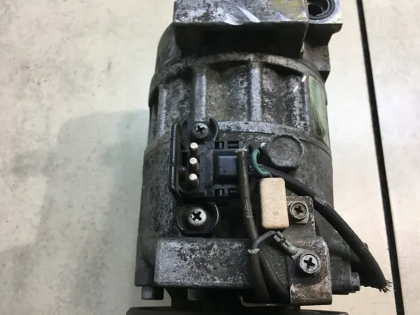 Compresseur climatisation Mercedes-Benz OE 0002340711 image 3
