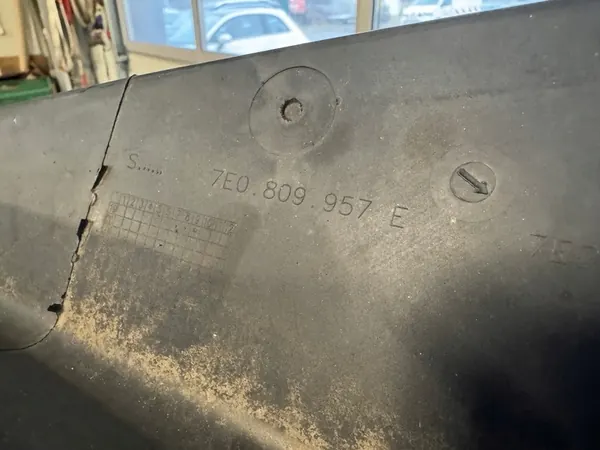 VW T6 Left Front Wheel Arch 7E0809957E image 4