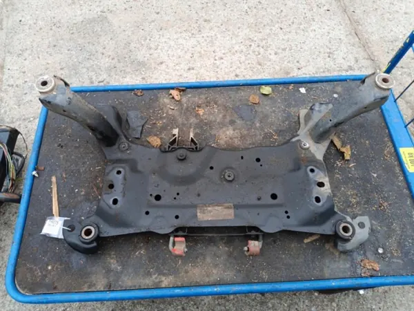 OEM Wrakowisko-16075- Etuvaunu Volvo V40 II 1.6D:lle image 2