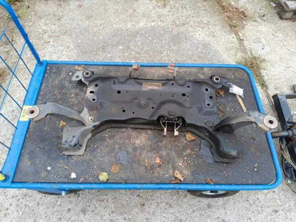 OEM Wrakowisko-16075- Etuvaunu Volvo V40 II 1.6D:lle image 4