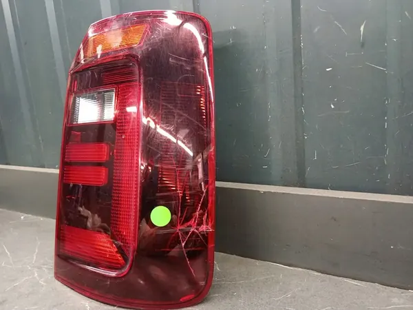 Volkswagen Caddy 2017 Luz Trasera Derecha image 2