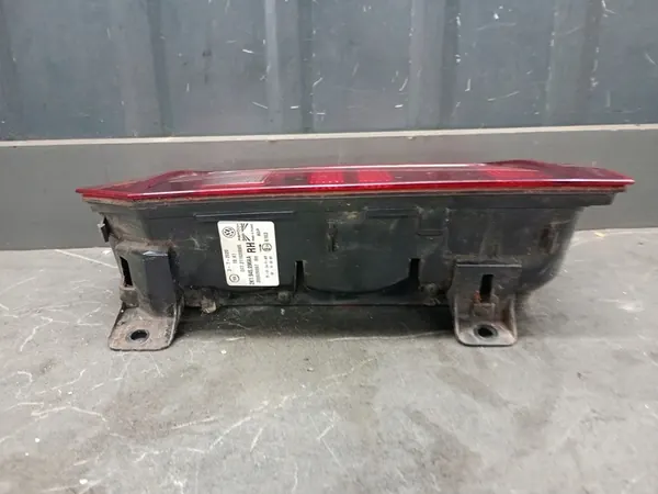 Volkswagen Caddy 2017 Luz Trasera Derecha image 4