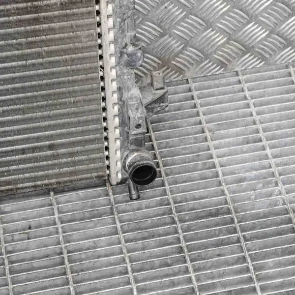 Radiador de agua Renault Master III Opel Movano B Nissan NV400 image 5