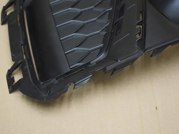 Grille de pare-chocs droit OEM 8W0807682AM Audi A4 B9 image 8