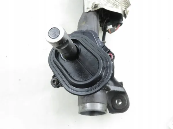 Colector de admisión VW Passat B8 2.0 TDI OEM 5Q1423105G image 6