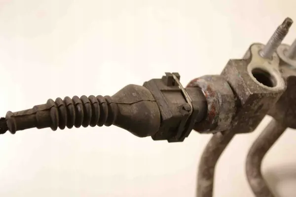 Mercedes-Benz OE A 639 835 04 70 Ilmastointikondensaattori image 5