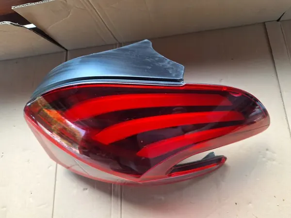 Luz Trasera Derecha Peugeot 208 Lift image 4