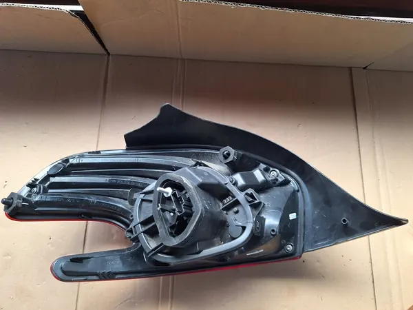 Luz Trasera Derecha Peugeot 208 Lift image 6