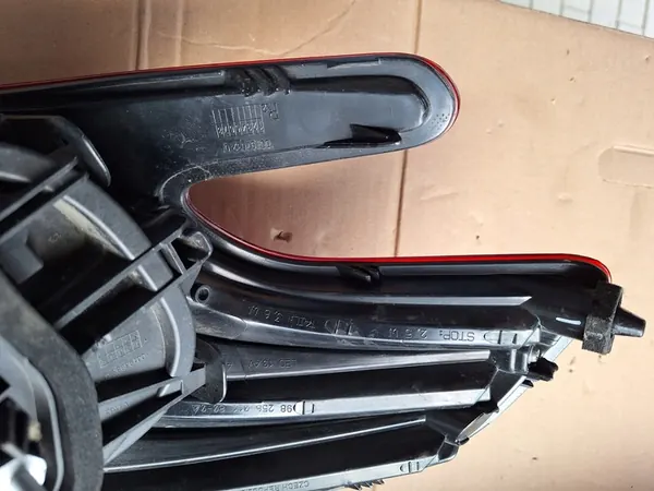 Luz Trasera Derecha Peugeot 208 Lift image 8