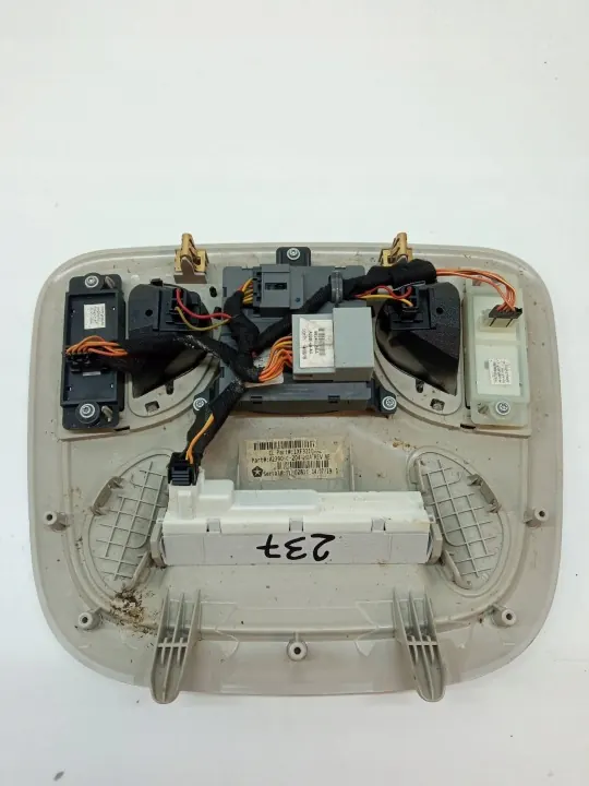 Luz de teto OEM A2390C204HDA para Jeep Cherokee V image 4