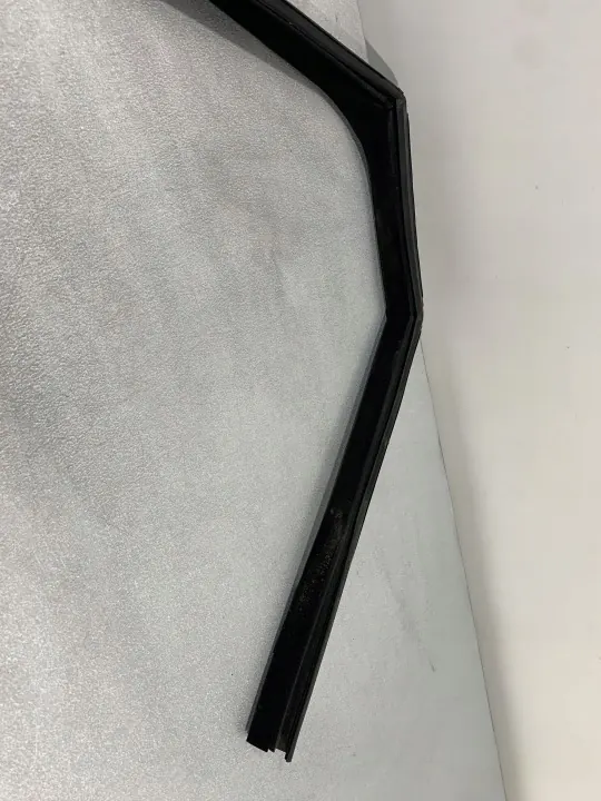 Jaguar F-Pace takaoven ikkunatiiviste OEM FBZ18718 image 4
