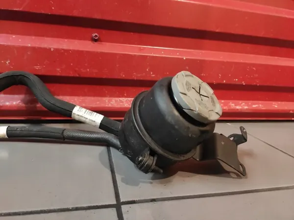 Réservoir de direction Audi A8 D4 3.0 TDI OEM A8D4 image 5