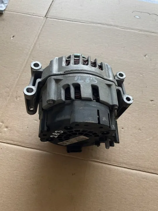 Porsche Macan 2.0 TFSI Vaihtovirtageneraattori 06H903018L image 2