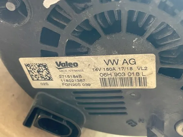 Porsche Macan 2.0 TFSI Vaihtovirtageneraattori 06H903018L image 3