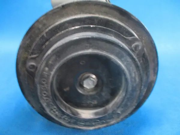 Compresseur de Climatisation Hyundai Kia 1.6 1.7 OEM 97701H8300 image 3