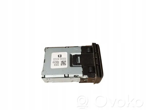Prise USB Toyota OEM 8553260020 pour RAV4 XA50 image 3