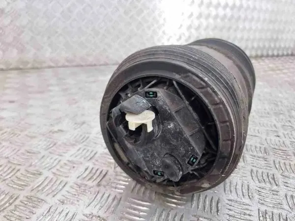 Audi Q7 Bakre luftfjädring OEM 4M0616001 - Begagnad image 4