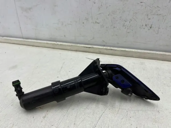 VW Passat CC R-LINE Pesusuutin Vasemmalle 11-16 image 4