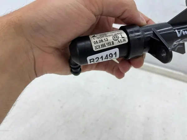 VW Passat CC R-LINE Pesusuutin Vasemmalle 11-16 image 5